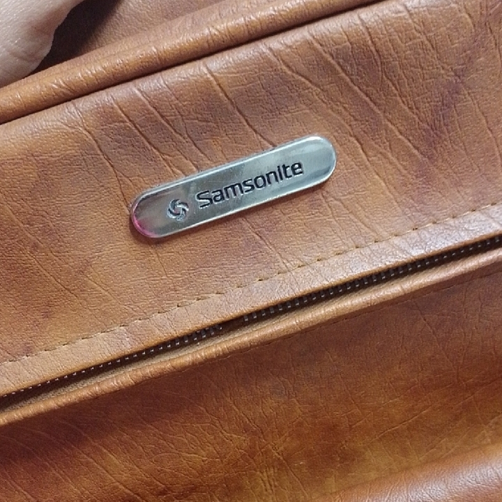 Samsonite Brown Messenger Bag with Adjustable Strap - Picture 10 of 14